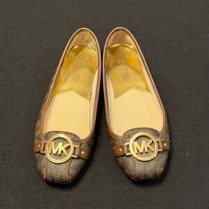 Michael Kors Fulton Moc Flat Shoes with Gold-Tone Signature Logo in Brown sz 6.5